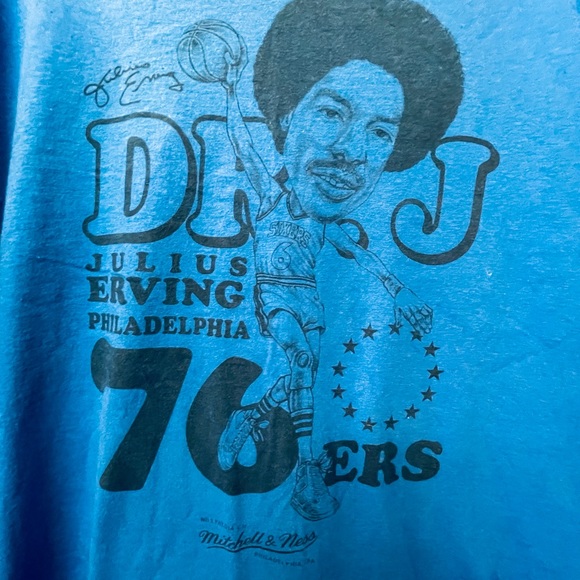 NWOT✨ Philadelphia 76ers- Dr.J Shirt - Picture 2 of 3